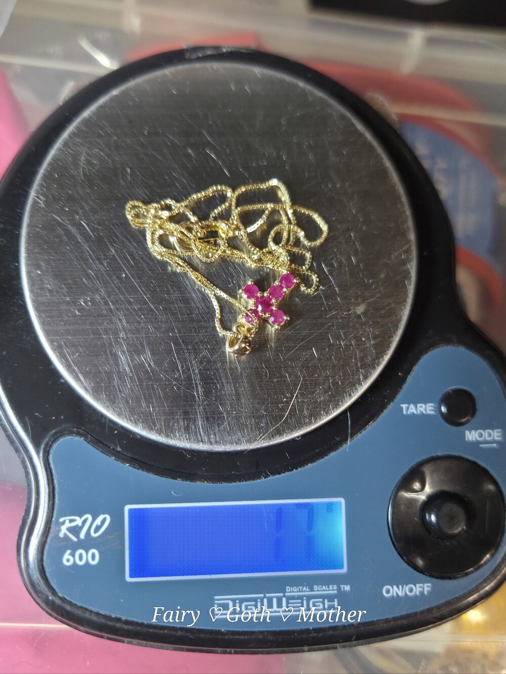 Beautiful Vintage Solid 14k Gold & Genuine Ruby Cross Necklace - Picture 14 of 15